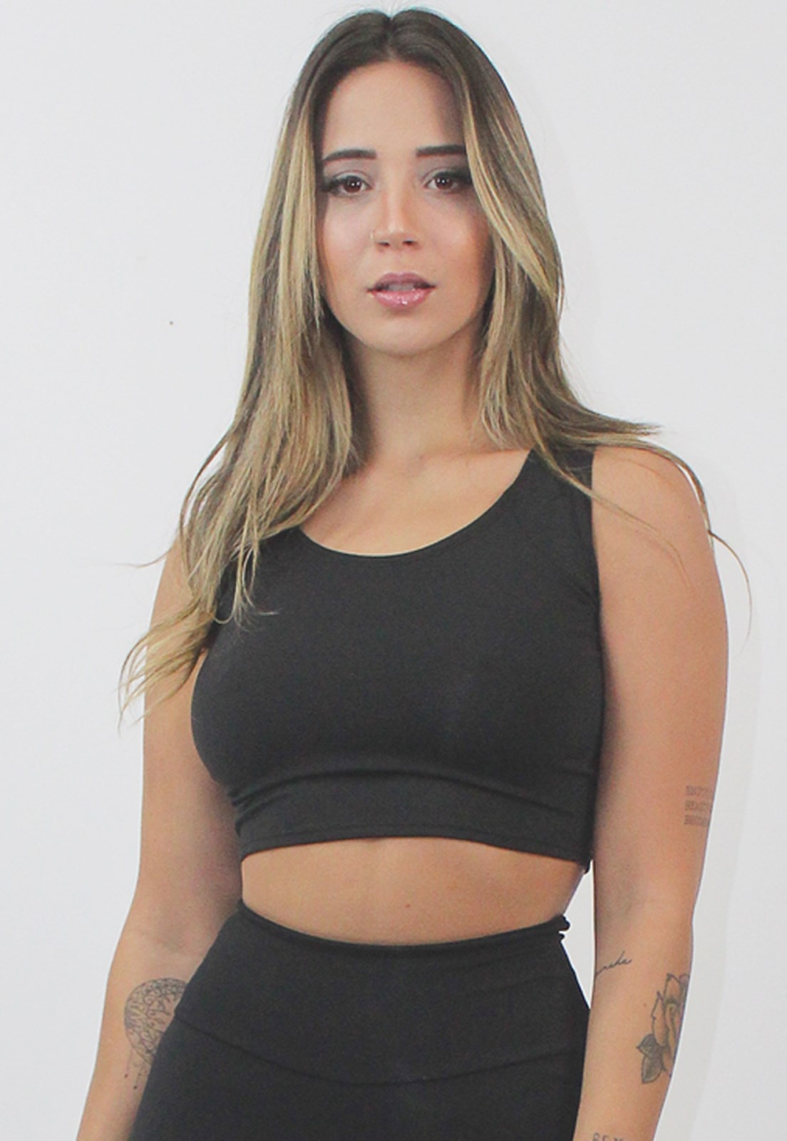 Top Cropped Fitness Preto Liso
