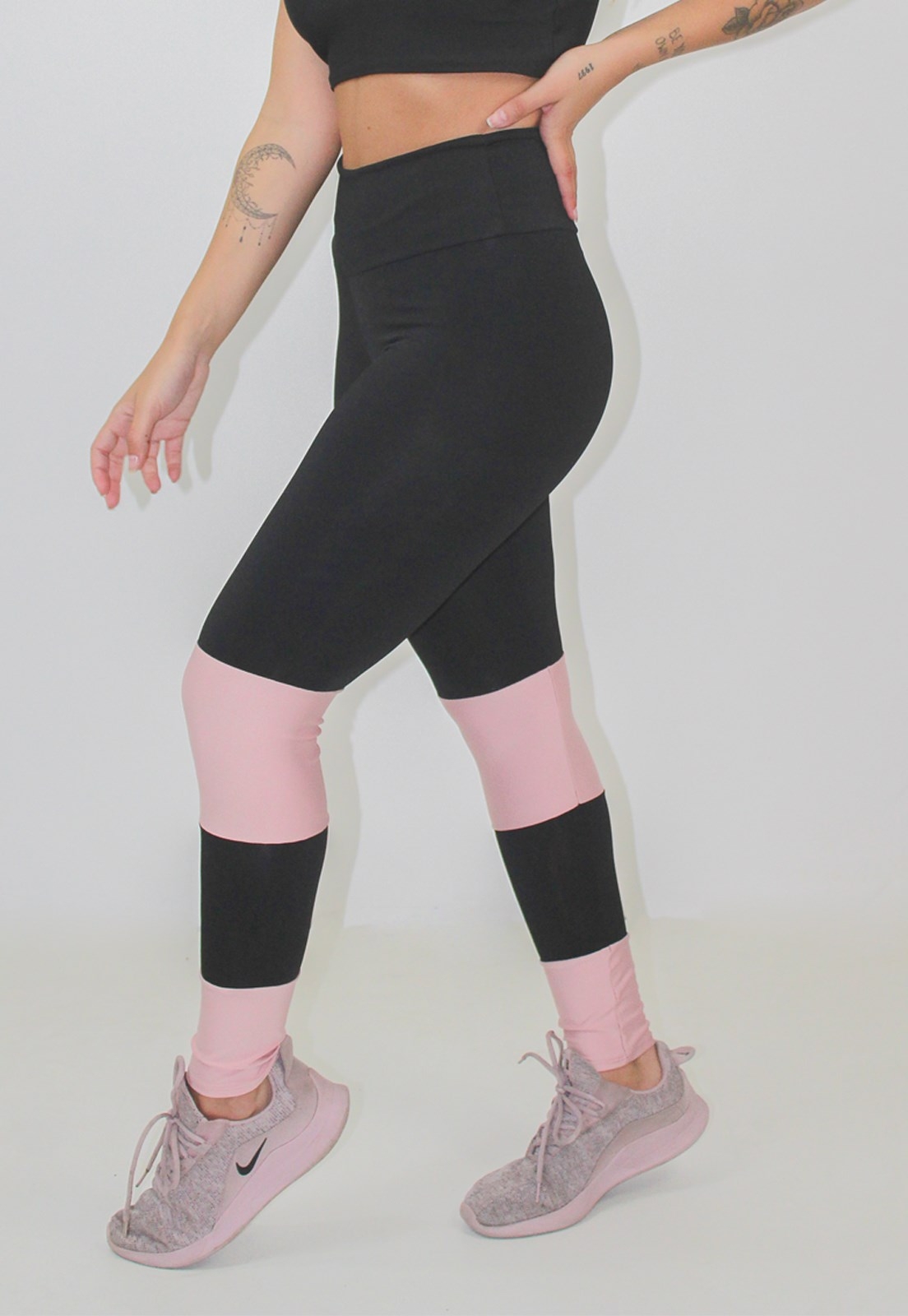 Calça Legging Fintess Preta Detalhe Rosê