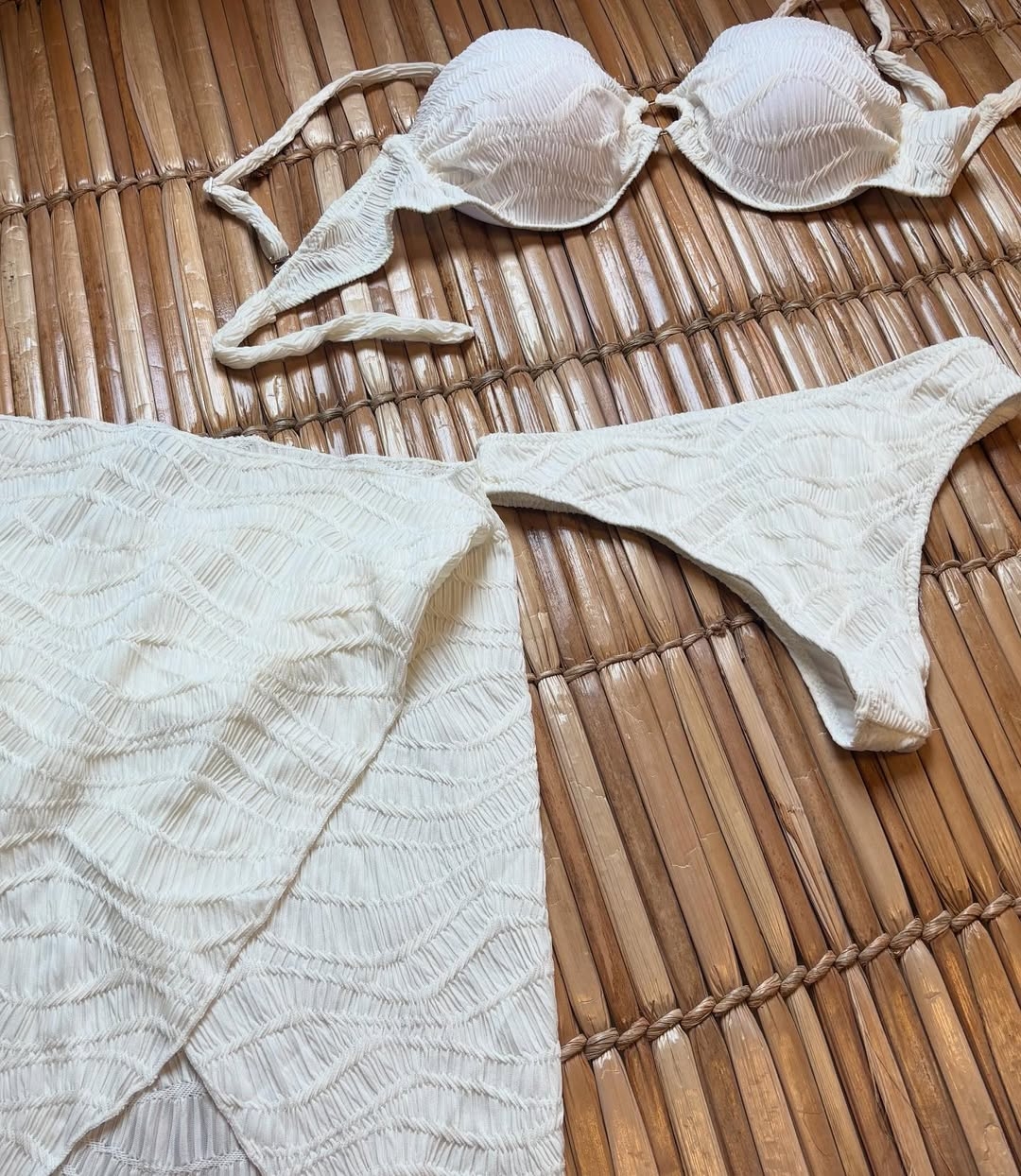 Conjunto Biquíni e Saída de Praia Branco Luxo 2026