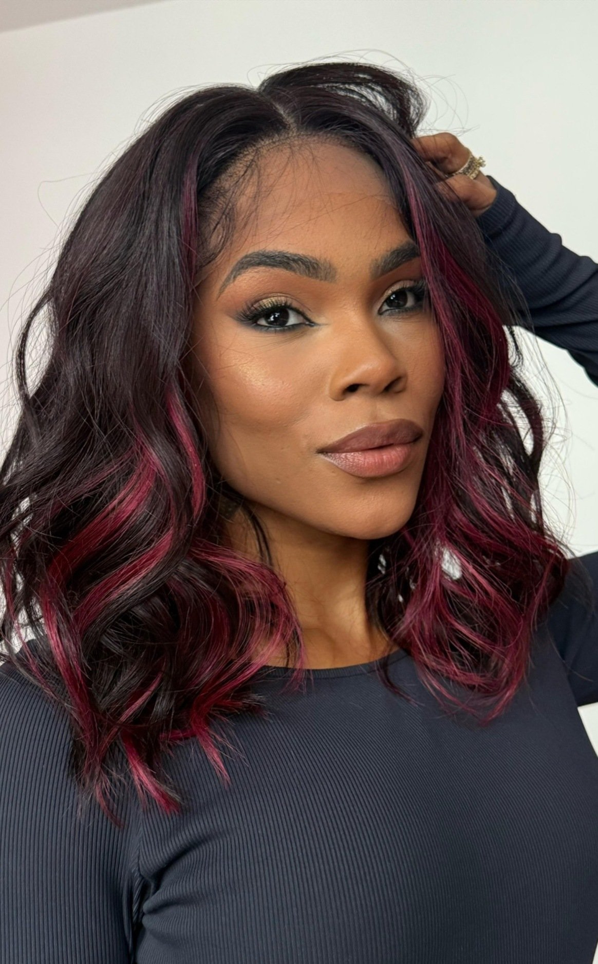 LACE FRONT LILAH - PRETO COM MECHAS FRONTAL MARSALA 99J (PREMIUM)
