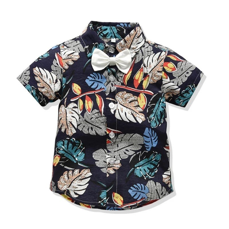 Roupa verão elegante social infantil. Bermuda, Camisa social, gravatinha borboleta infantil. Camiseta preta estampas de folhas.