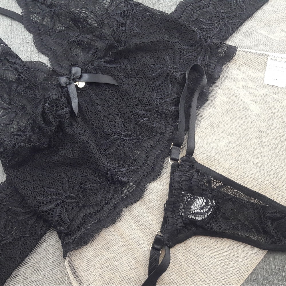 Camisola em Renda e Tule