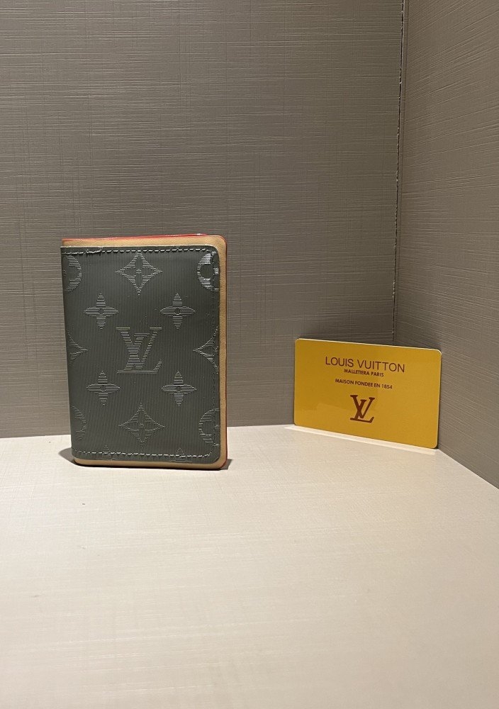 Carteira Louis Vuitton Florin Monogram Titanium – Kole Store
