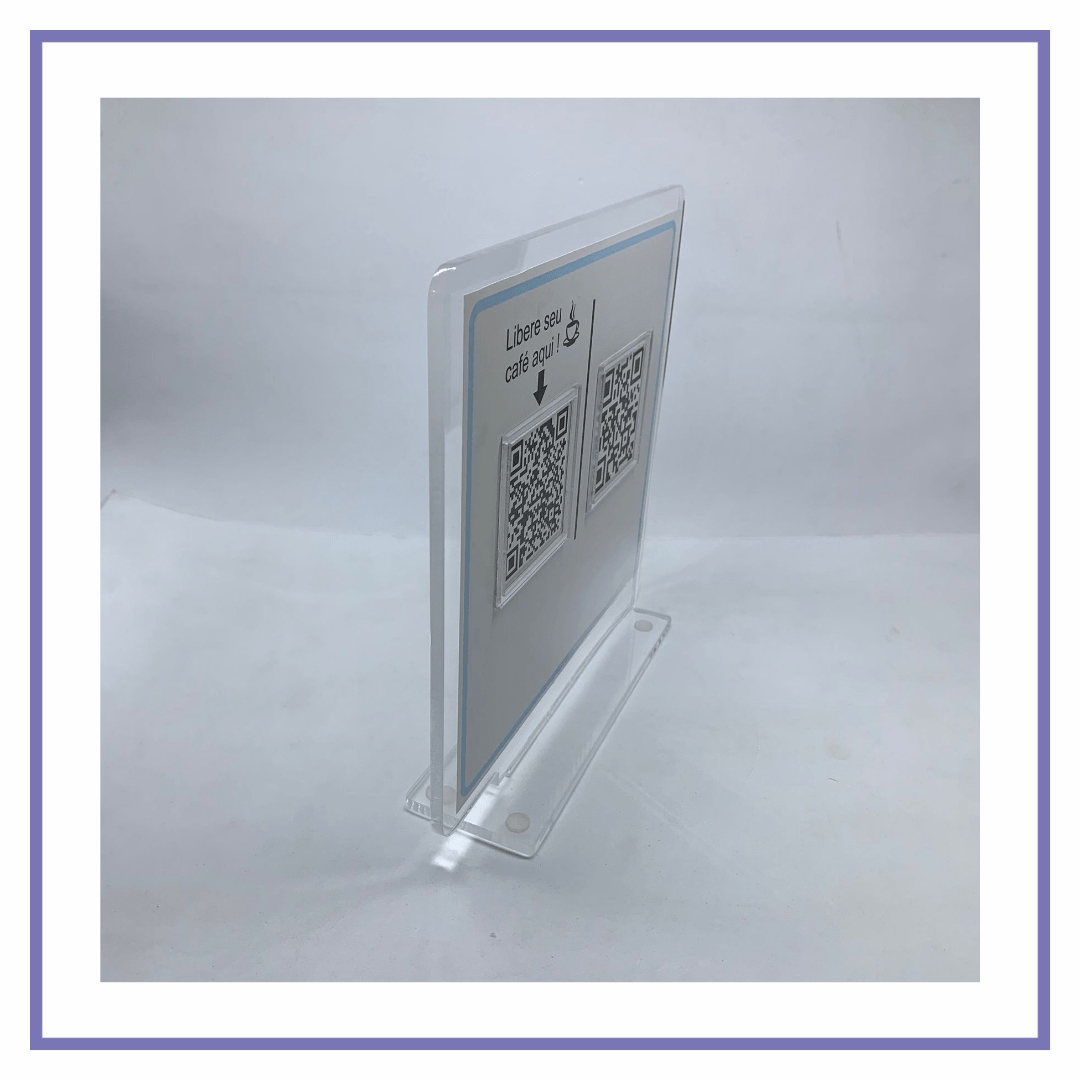 Porta Qr Code Adesivado em Acrílico