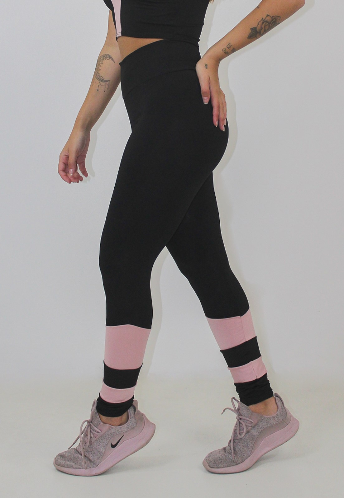 Calça Legging Fitness Preto com Rosê Detalhe Canela